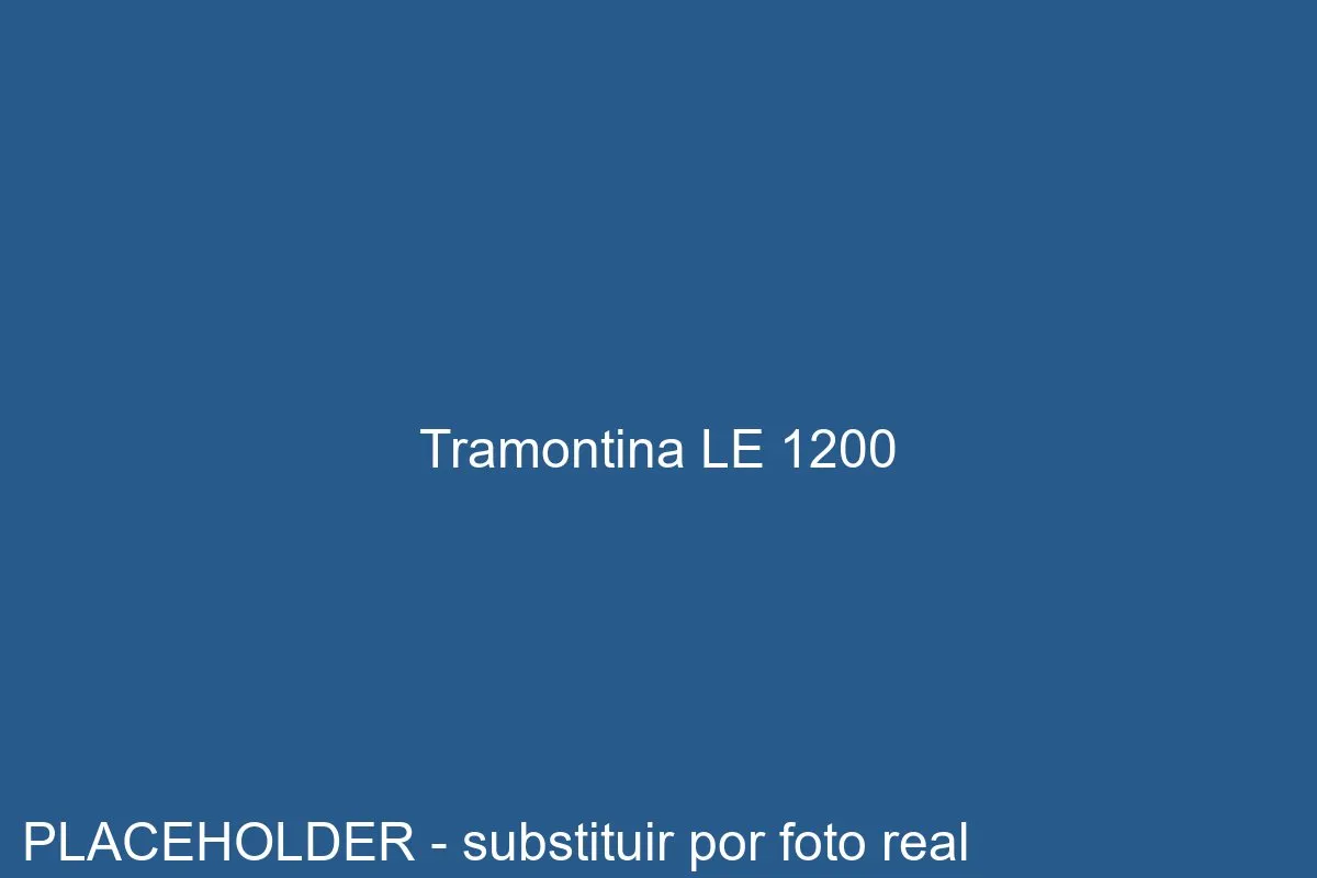 Cortador de grama elétrico Tramontina LE 1200 sobre gramado